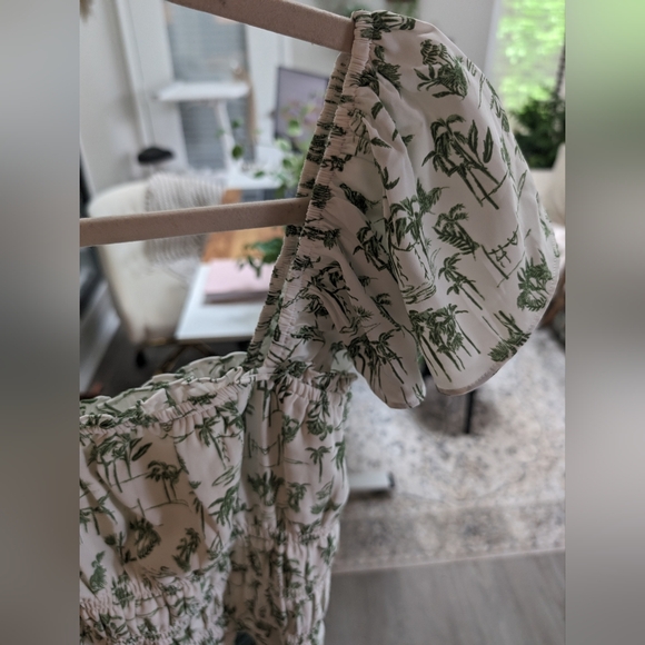 Abercrombie Flutter Sleeve Top - Picture 2 of 5